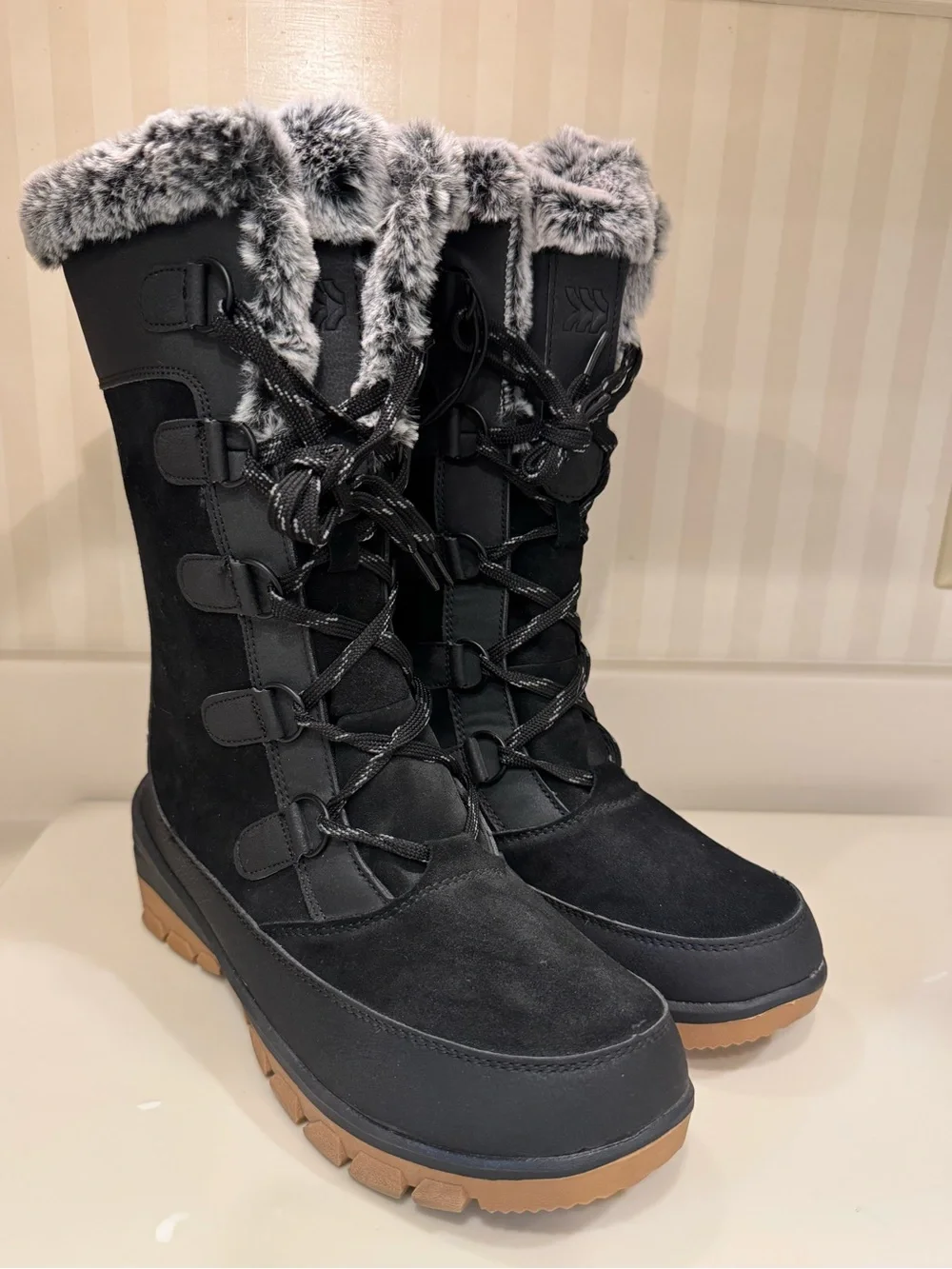 All In Motion Woman's Cecily Waterproof Winter Boots Size 9
